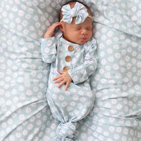 Caden Lane One Pieces Nwt Caden Lane Daisy Gown And Bow 74lbs Poshmark